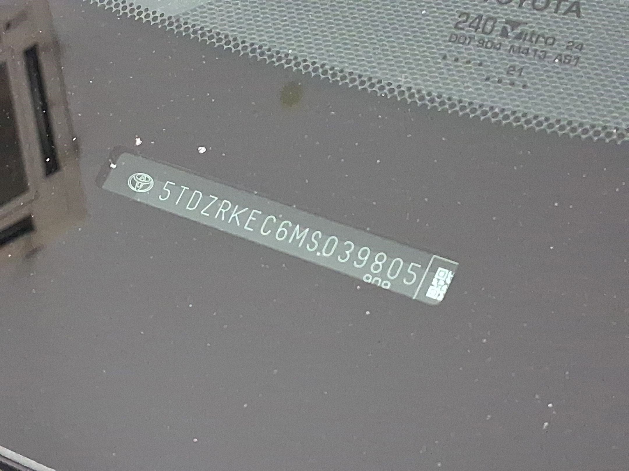 Used 2021 Toyota Sienna Limited image 19