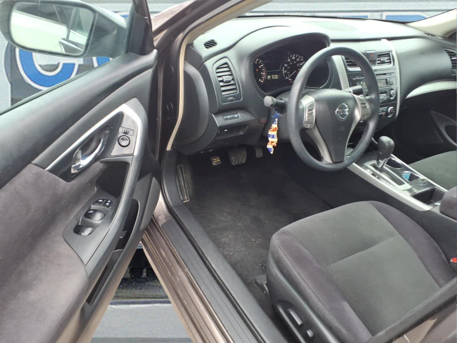 Used 2013 Nissan Altima 2.5 S FWD image 12