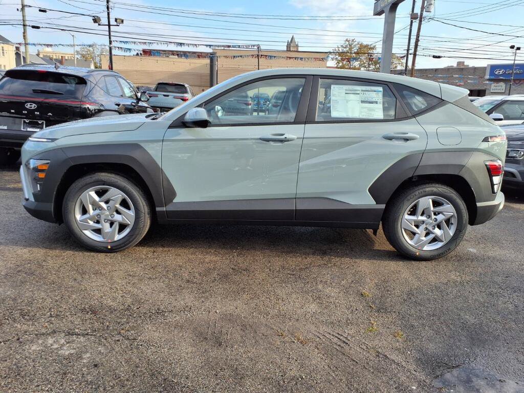New 2027 Hyundai Kona SE FWD image 2