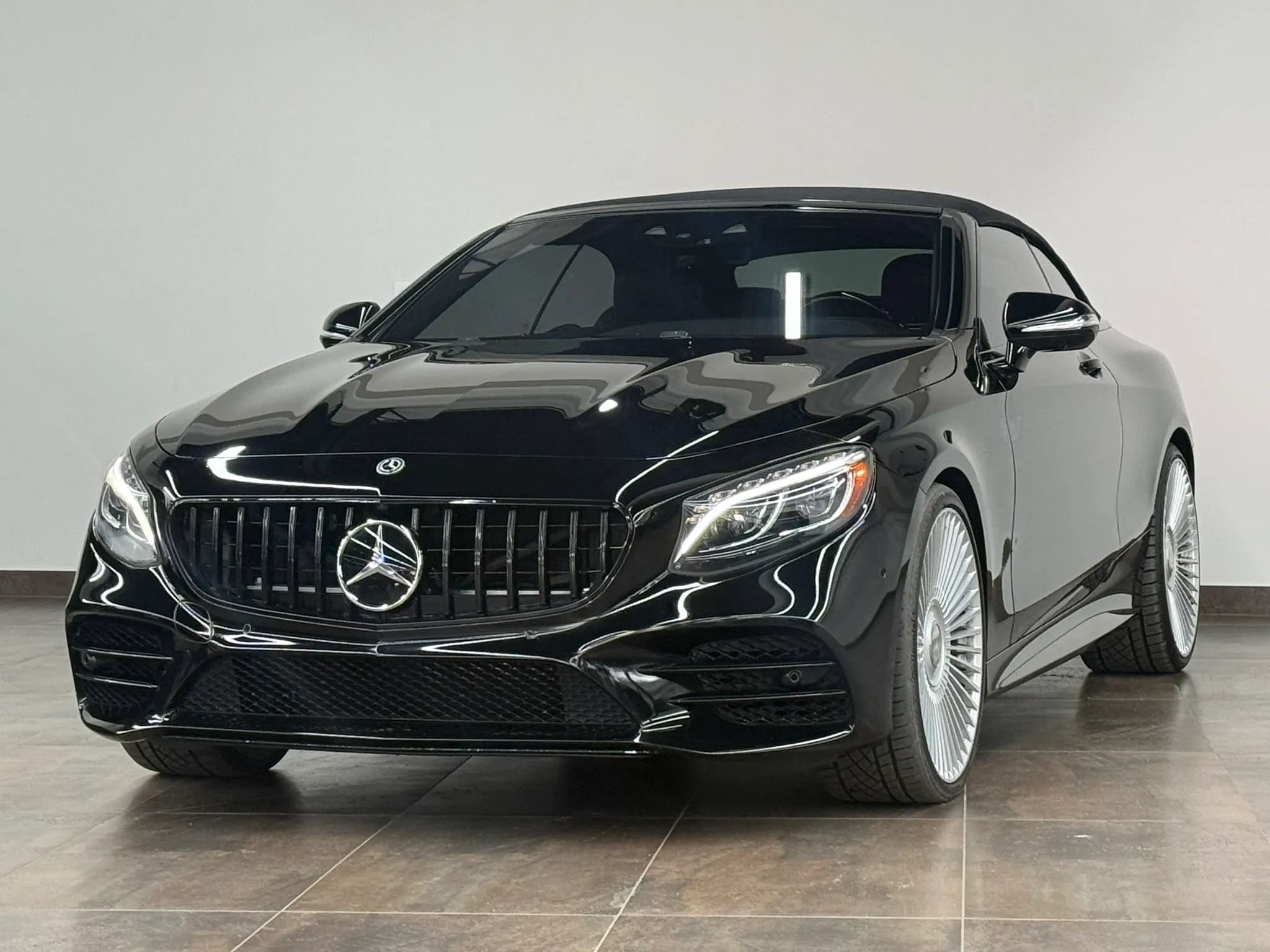 Used 2019 Mercedes-Benz S 560 Cabriolet image 1