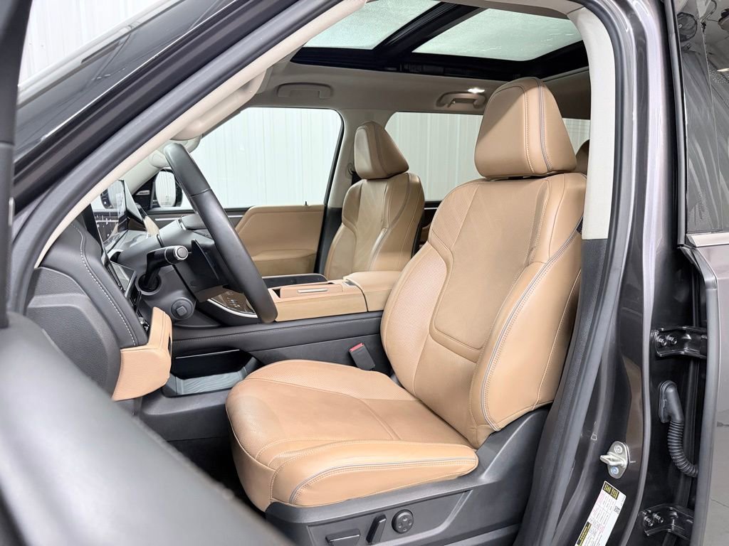Certified 2025 INFINITI QX80 Luxe image 13