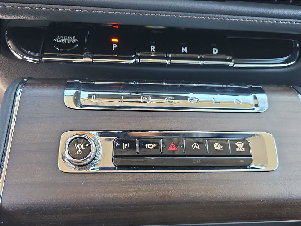 Used 2025 Lincoln Aviator Reserve w/ Equipment Group 201A image 25