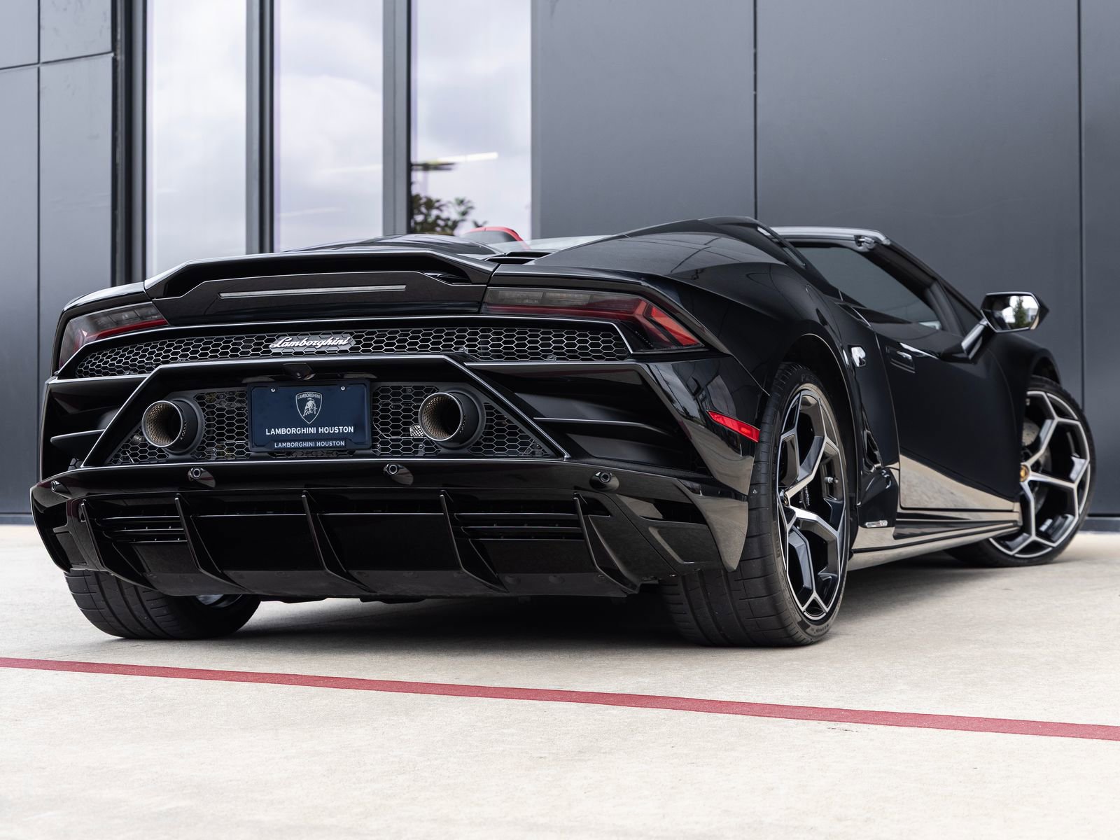 Used 2020 Lamborghini Huracan EVO image 9