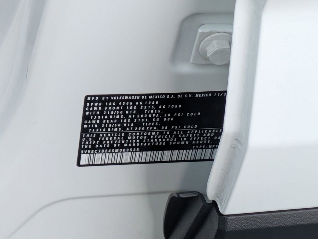 Certified 2025 Volkswagen Taos SE FWD image 25