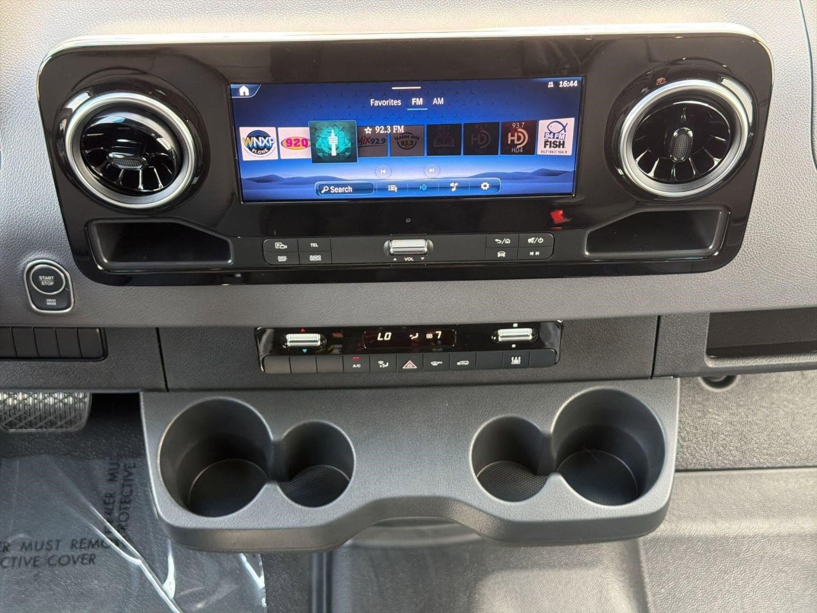 New 2025 Mercedes-Benz eSprinter 170 Cargo image 20