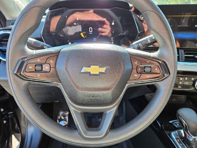 Used 2025 Chevrolet Trax LT FWD image 26