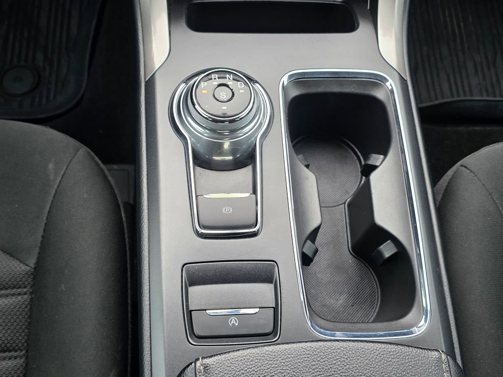Used 2018 Ford Fusion SE w/ Fusion SE Technology Package image 14