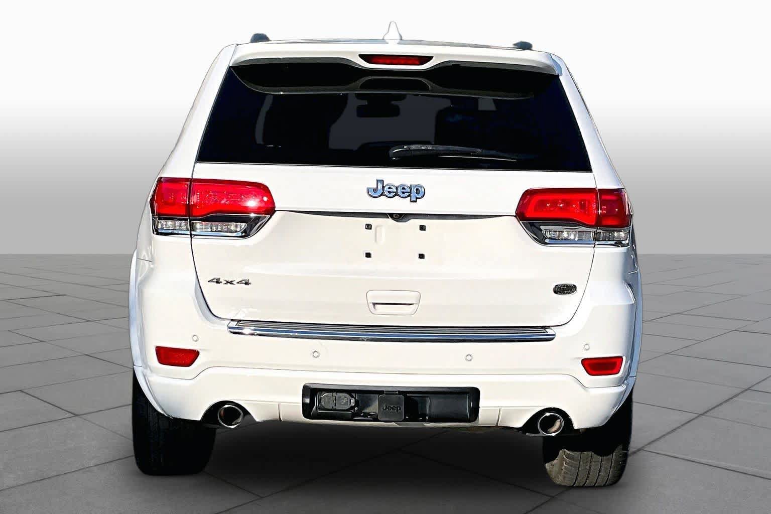Used 2018 Jeep Grand Cherokee Overland AWD/4WD image 9