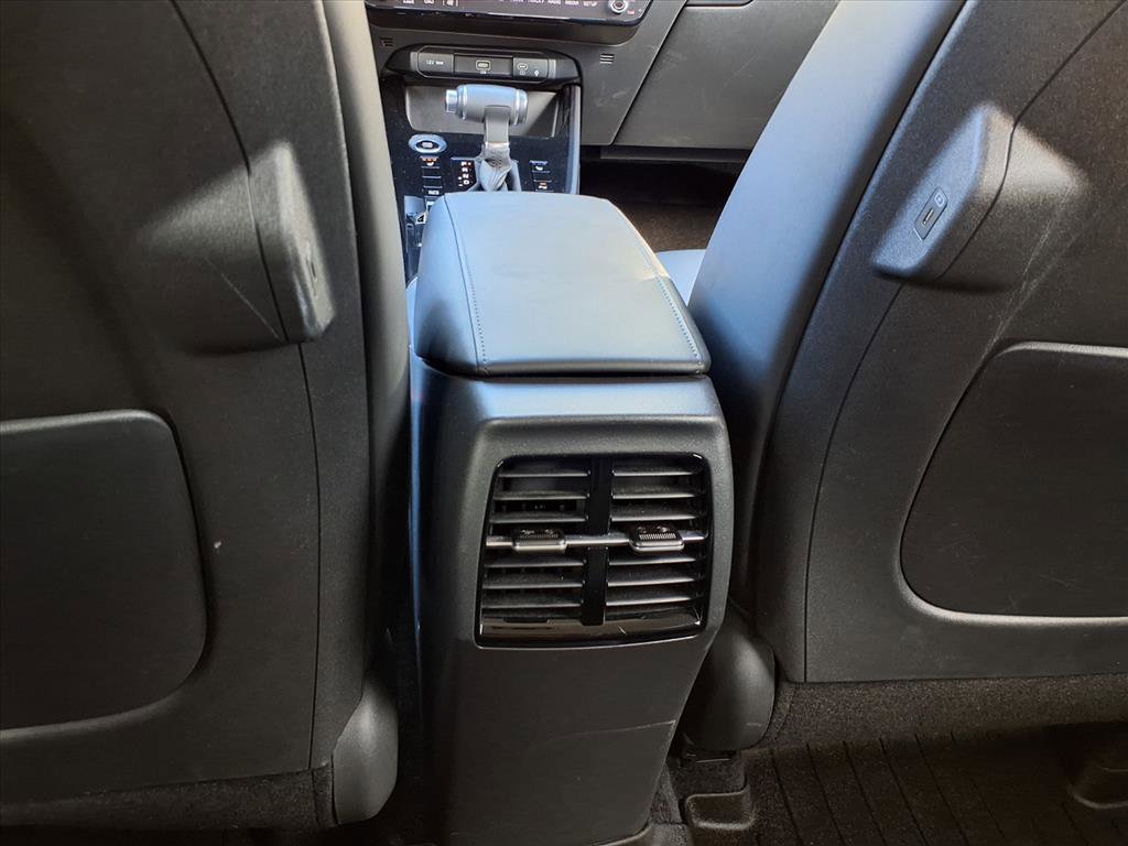 Used 2023 Kia Niro EX Touring image 24