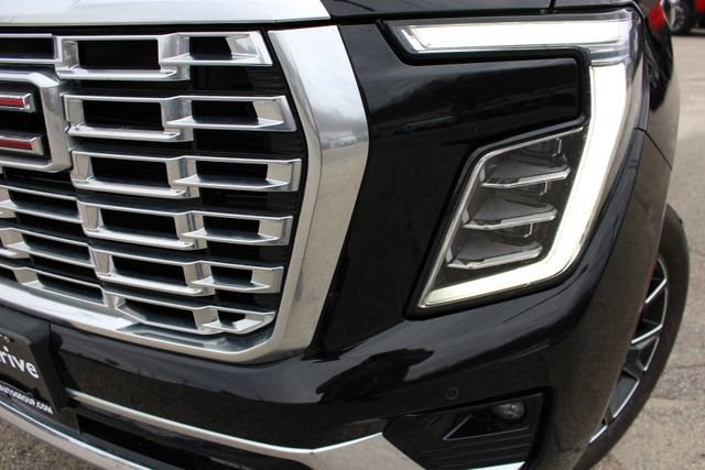 Used 2025 GMC Yukon Denali w/ Sun & Power Step Package image 5