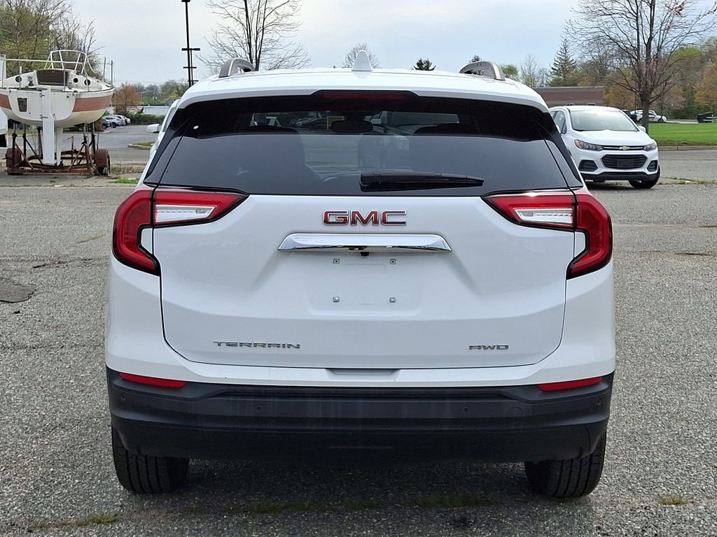Used 2023 GMC Terrain SLE w/ Driver Convenience Package image 10