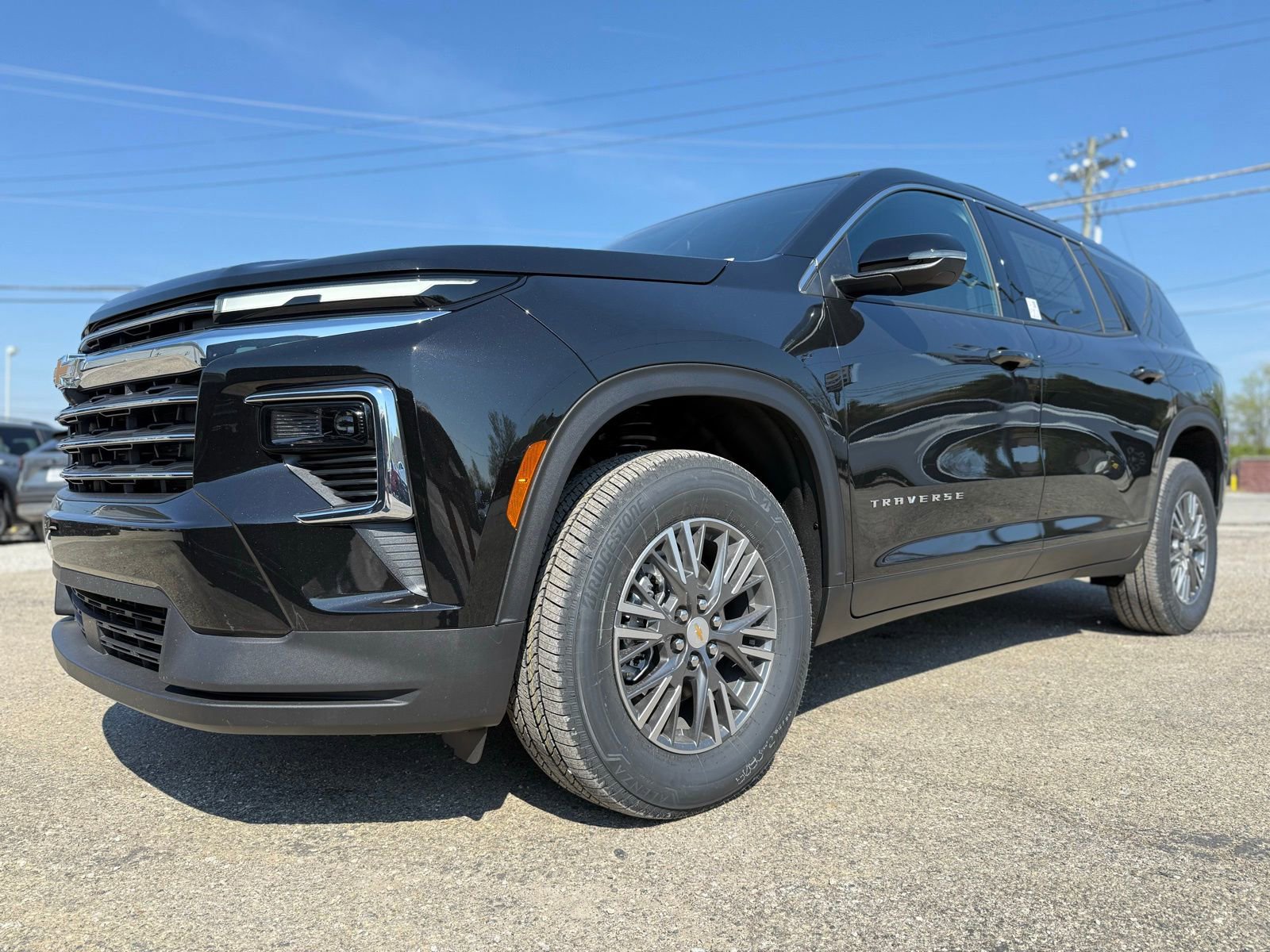 New 2026 Chevrolet Traverse LT image 2