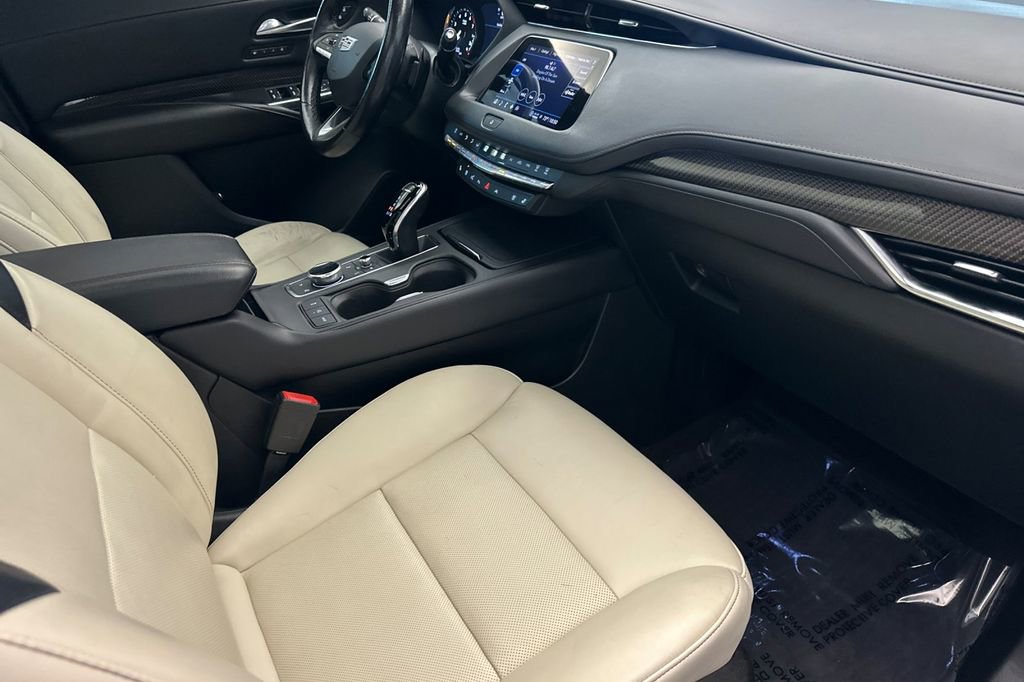 Used 2022 Cadillac XT4 Sport w/ Comfort Package image 16