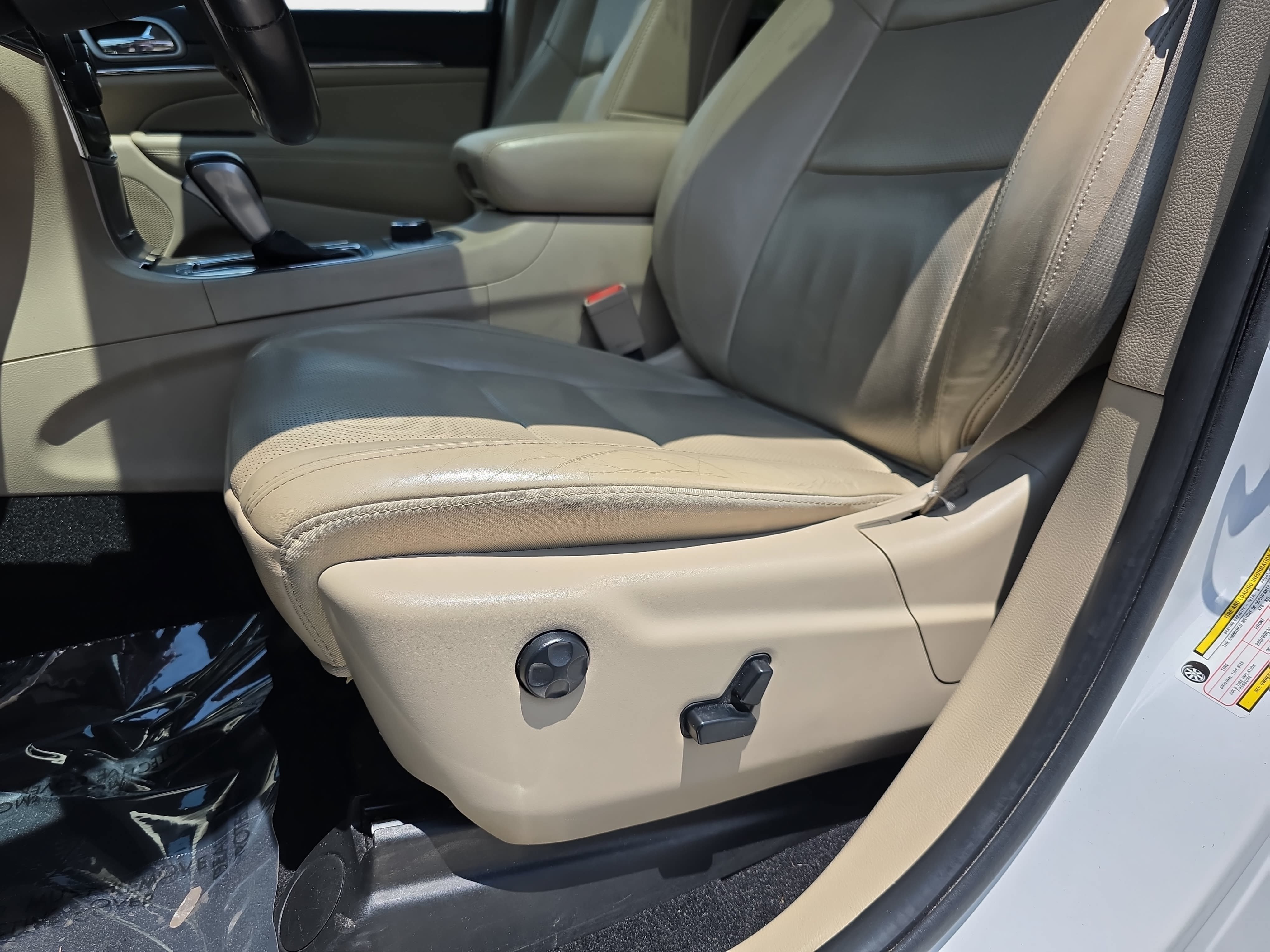 Used 2020 Jeep Grand Cherokee Limited w/ Luxury Group II AWD/4WD image 27
