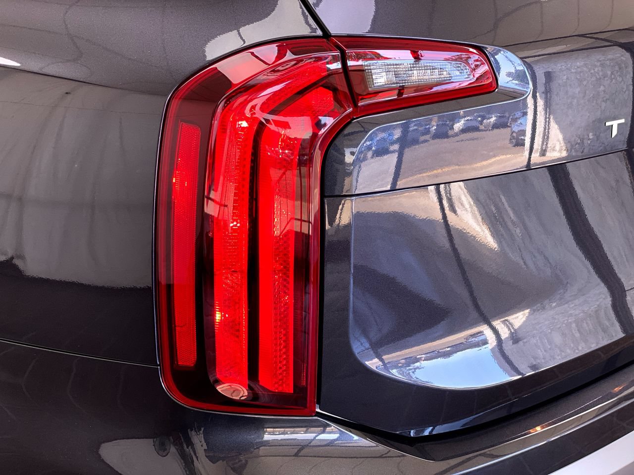 Certified 2025 Kia Telluride S FWD image 9