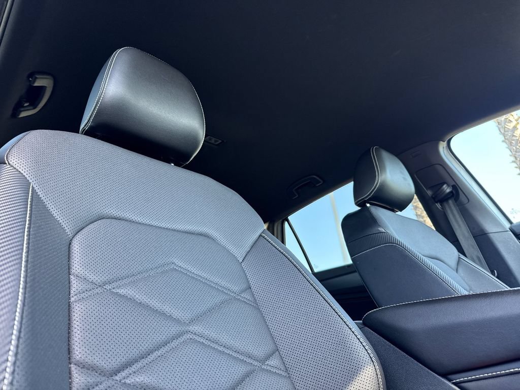 Used 2024 Volkswagen Atlas Cross Sport SE FWD image 16