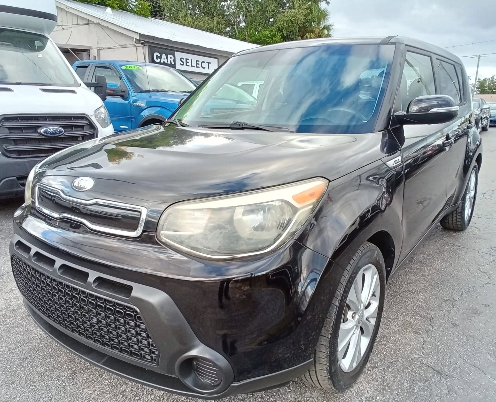 Used 2014 Kia Soul + image 2