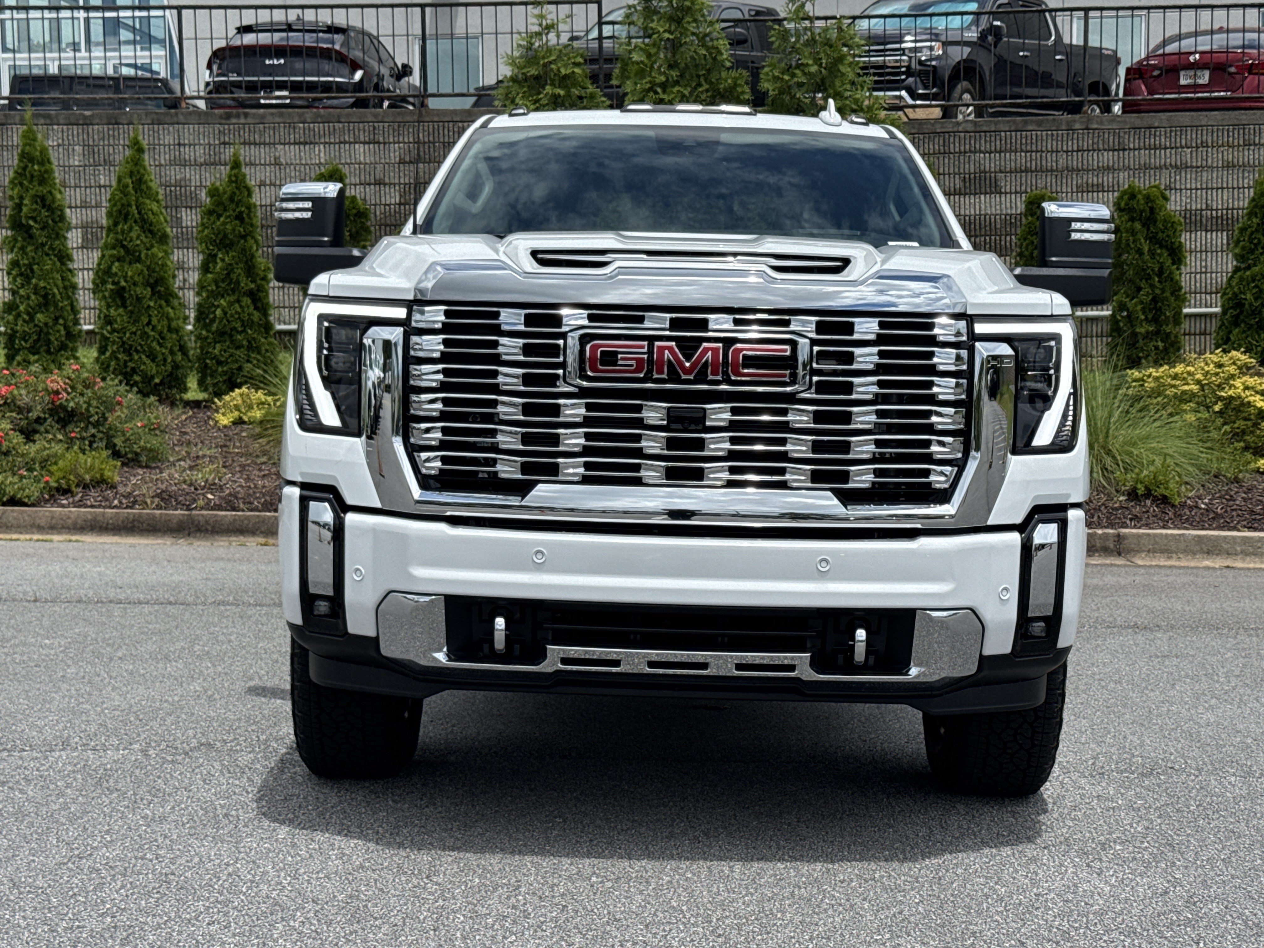 New 2026 GMC Sierra 2500 Denali w/ Denali Reserve Package AWD/4WD image 3