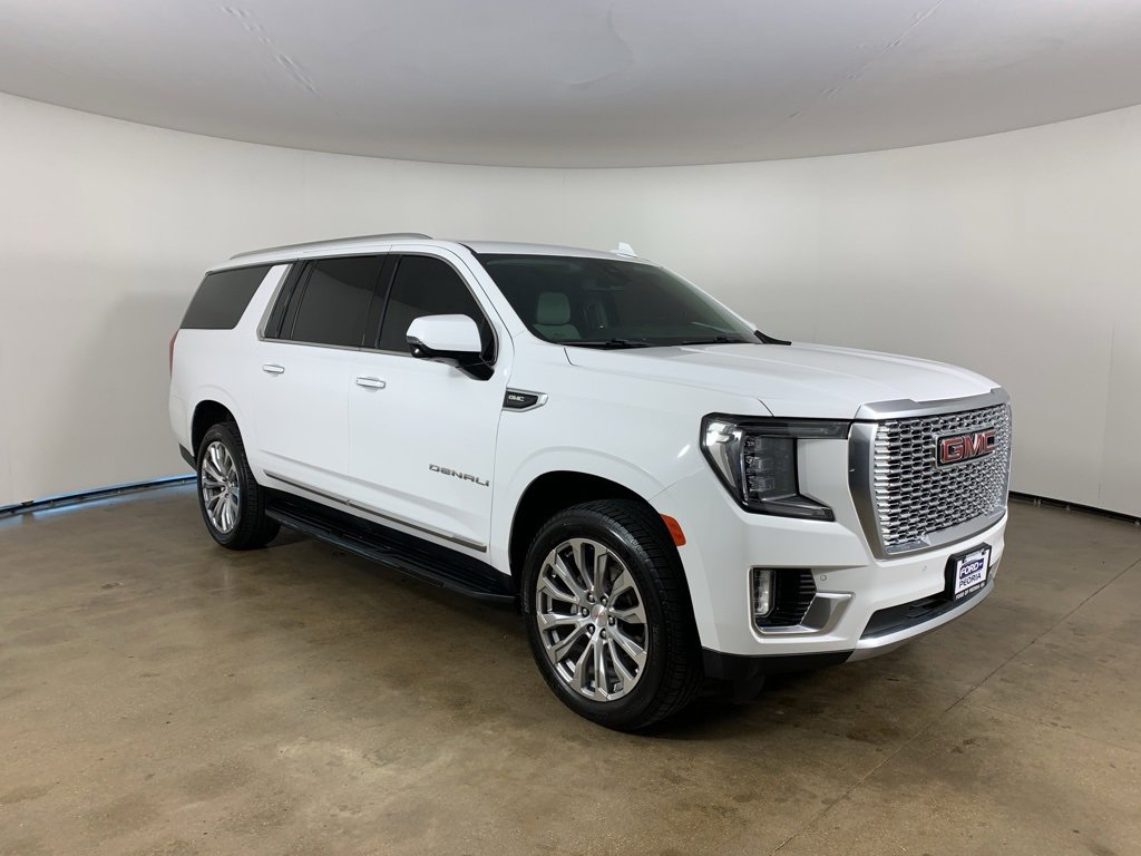 Used 2022 GMC Yukon XL Denali image 4