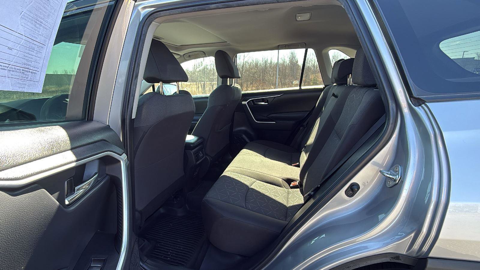 Used 2022 Toyota RAV4 XLE w/ Convenience Package image 22