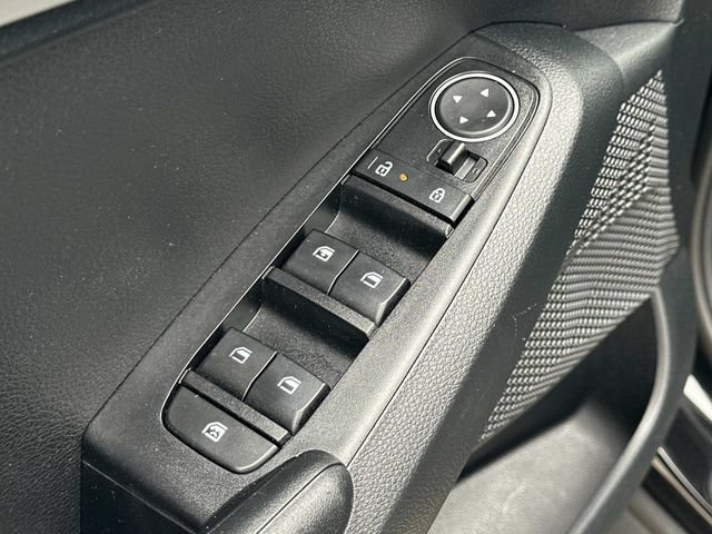 Used 2025 Kia Seltos LX AWD/4WD image 15