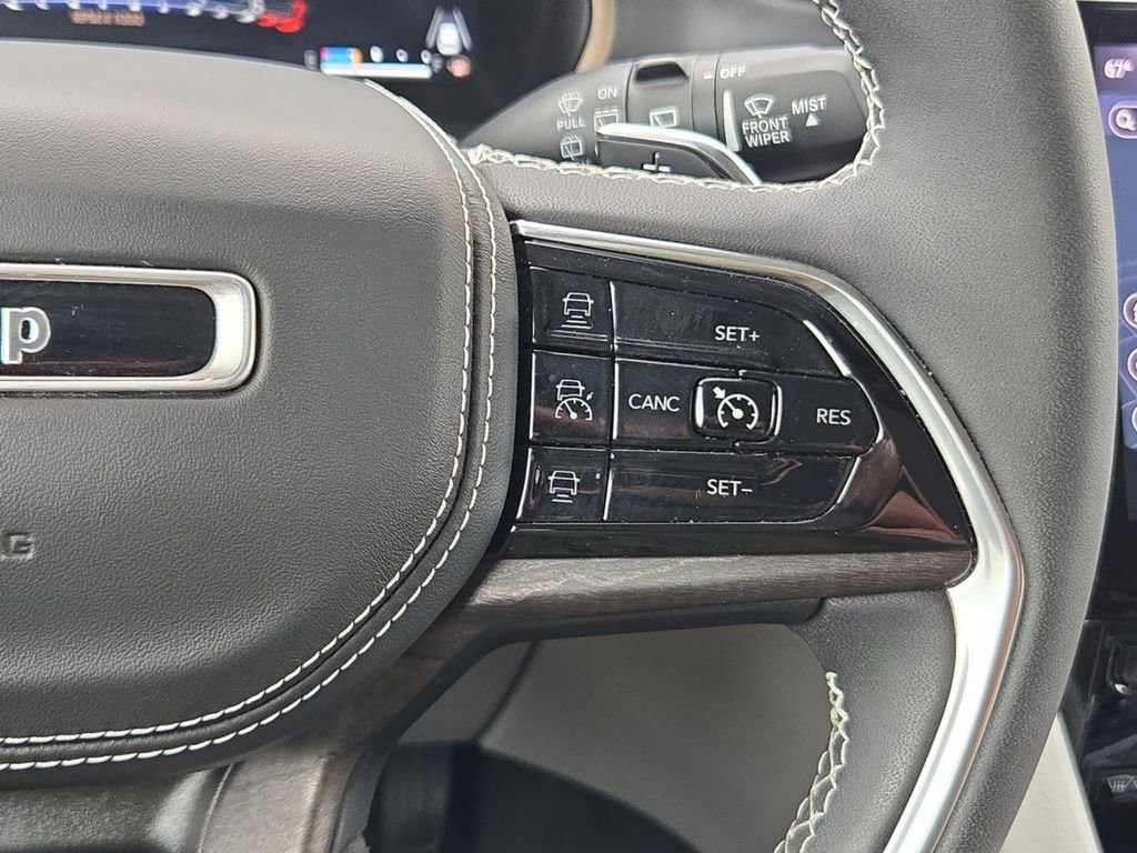 Certified 2023 Jeep Grand Cherokee Overland w/ Luxury Tech Group IV image 20