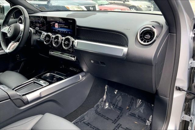Used 2026 Mercedes-Benz GLB 250 4MATIC image 15