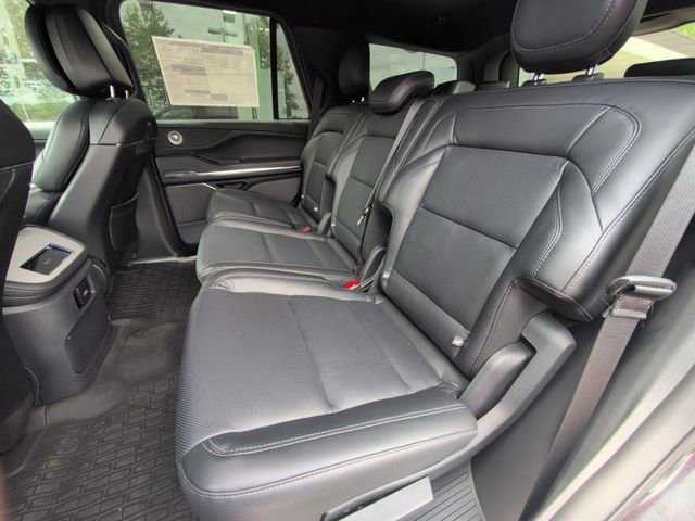 New 2026 Lincoln Navigator Reserve w/ Jet Appearance Package AWD/4WD image 18