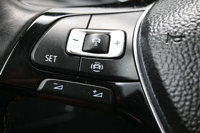 Used 2021 Volkswagen Tiguan SE R-Line FWD image 24