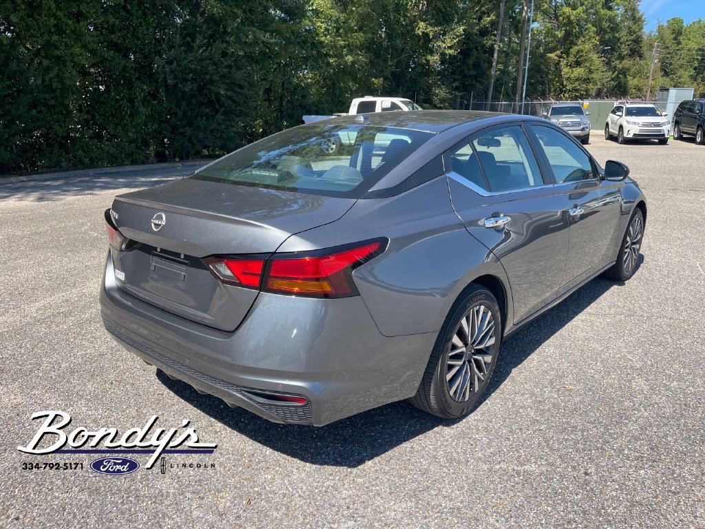 Used 2025 Nissan Altima 2.5 SV FWD image 16