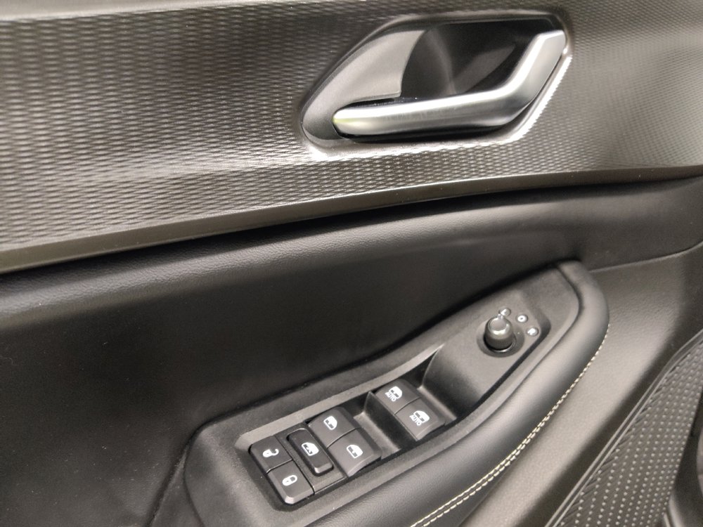 Used 2023 Jeep Grand Cherokee Laredo AWD/4WD image 27