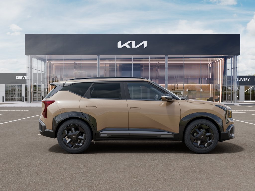 New 2027 Kia Seltos X-Line S w/ X-Line S Premium Package AWD/4WD image 7