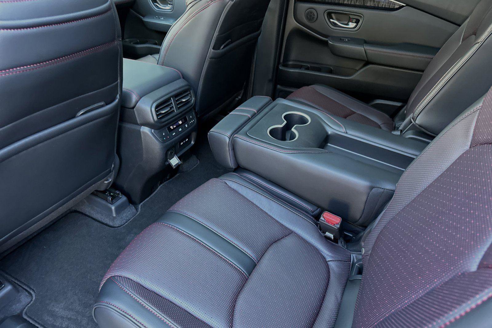 New 2025 Honda Pilot Black Edition image 9