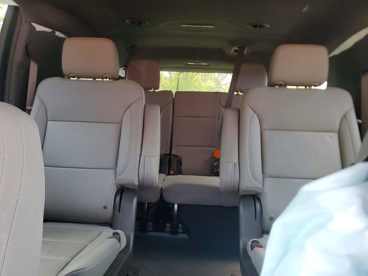 Used 2024 Chevrolet Suburban LT w/ Luxury Package AWD/4WD image 6