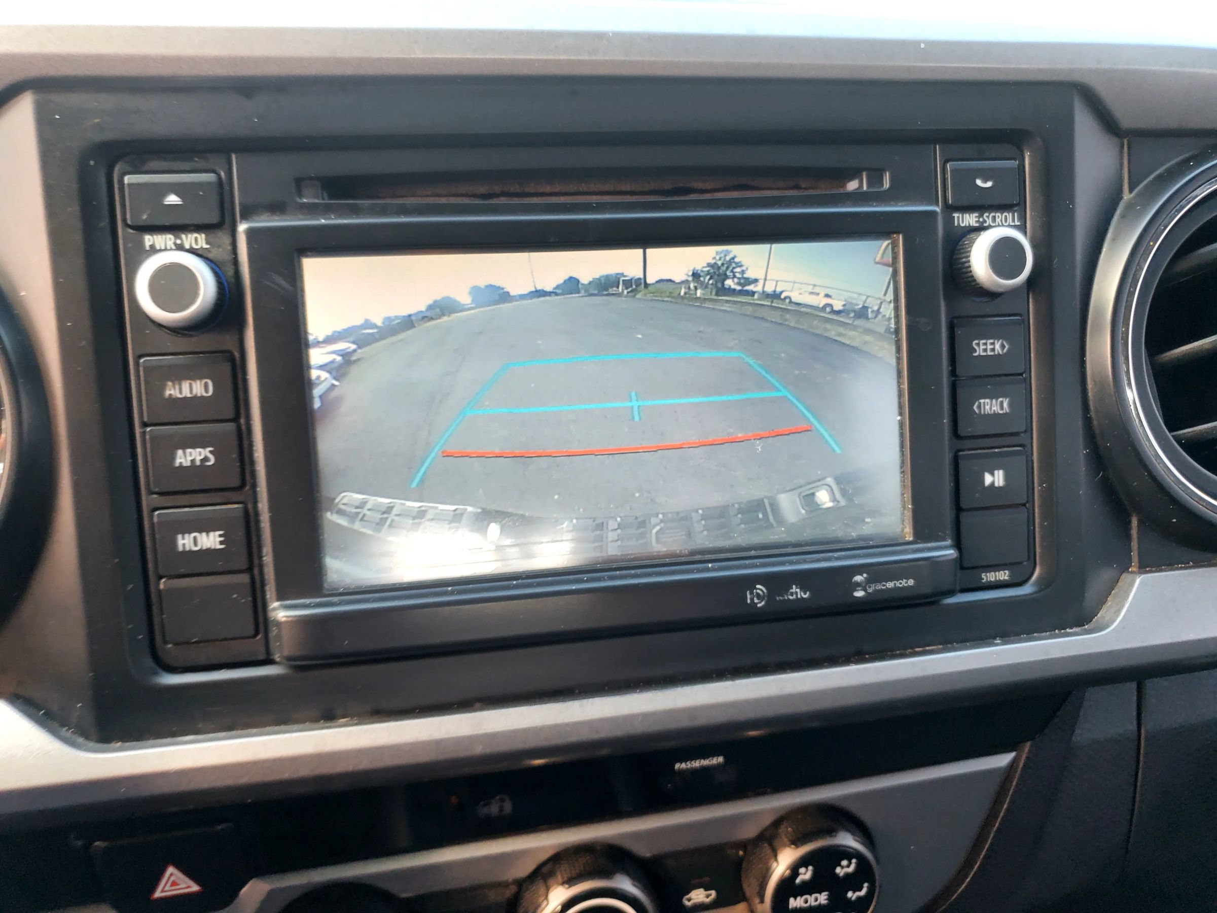 Used 2016 Toyota Tacoma SR5 w/ Towing Package RWD image 2