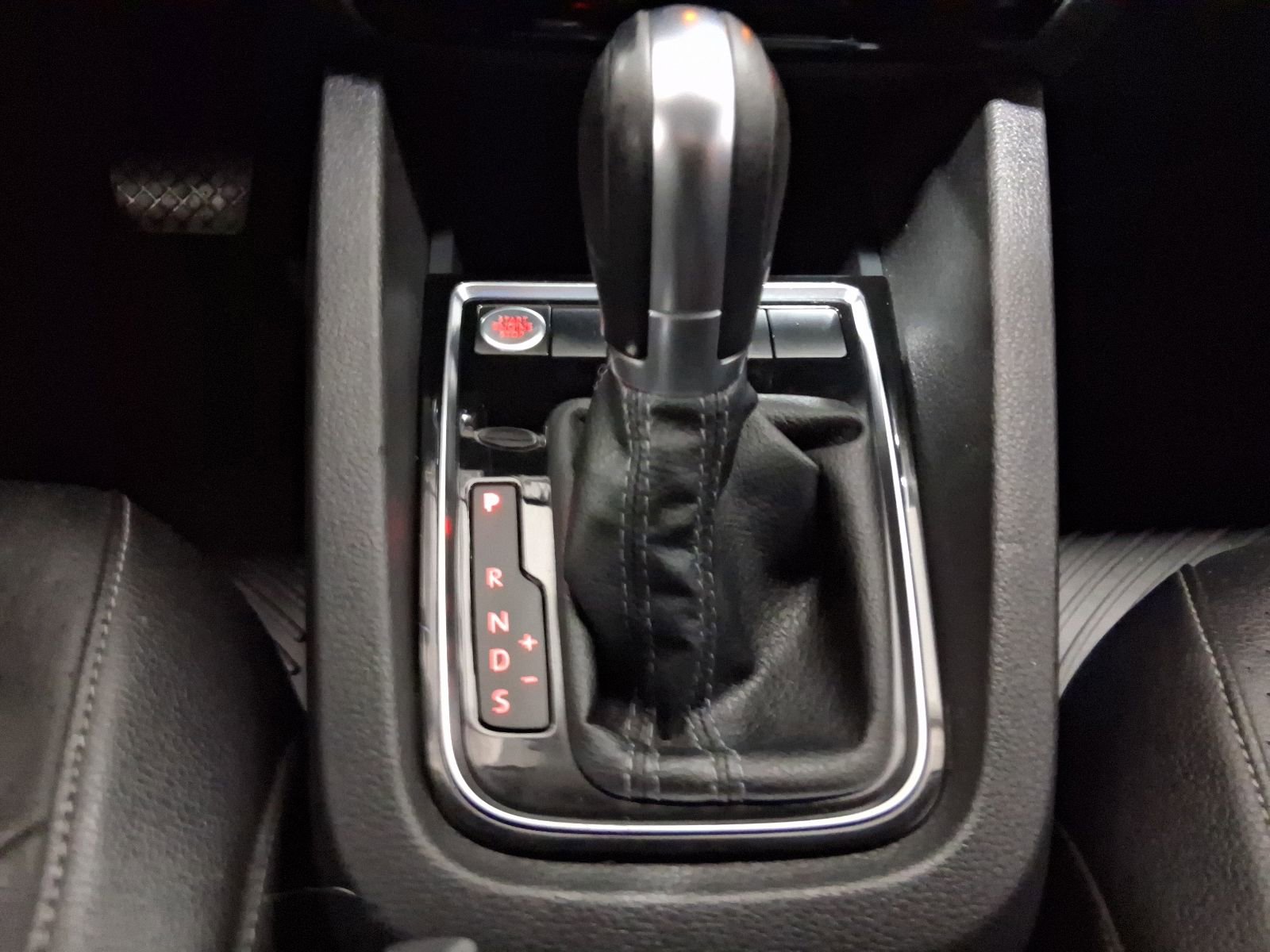 Used 2018 Volkswagen Jetta SEL FWD image 26