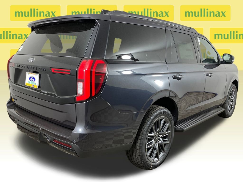 New 2026 Ford Expedition Platinum w/ Stealth Appearance Package image 4