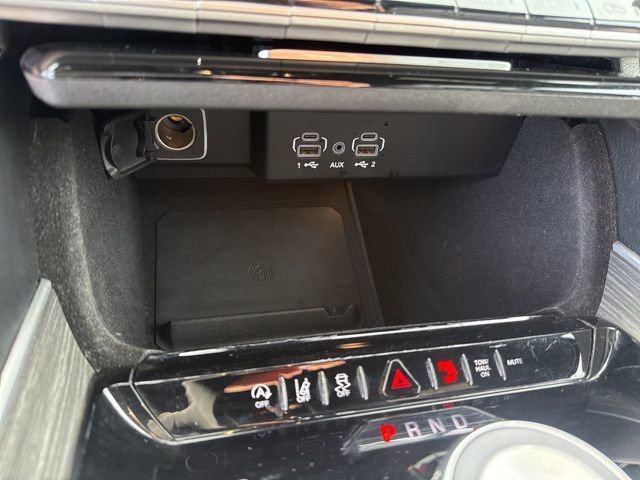 Used 2024 Jeep Wagoneer L Series II w/ Flexible Seating Group image 28