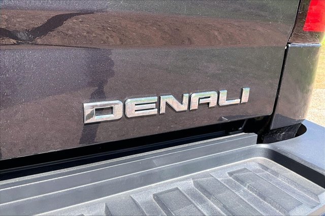 Used 2015 GMC Sierra 2500 Denali w/ Duramax Plus Package AWD/4WD image 22