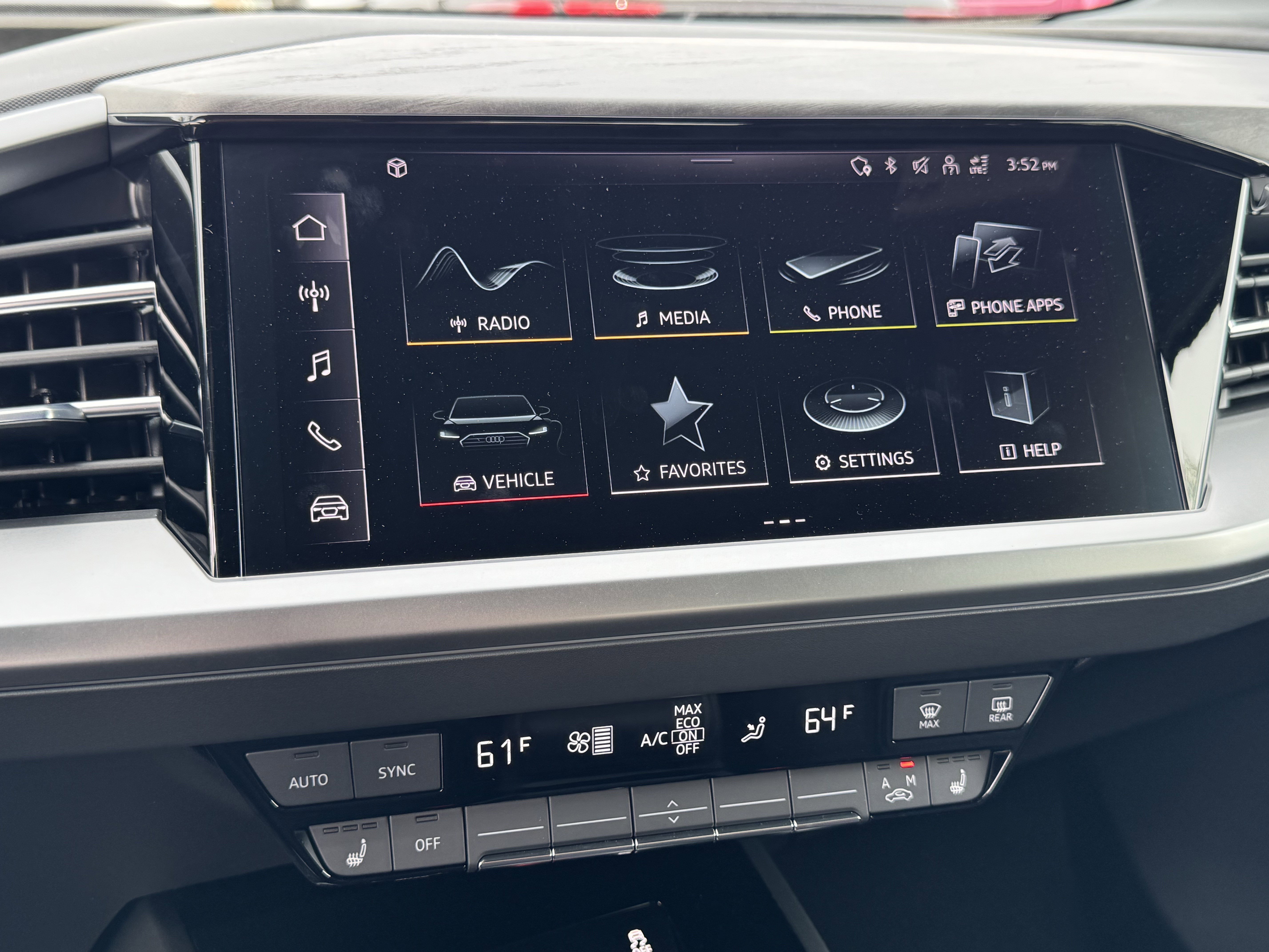 Used 2024 Audi Q4 e-tron Premium w/ Convenience Package image 23