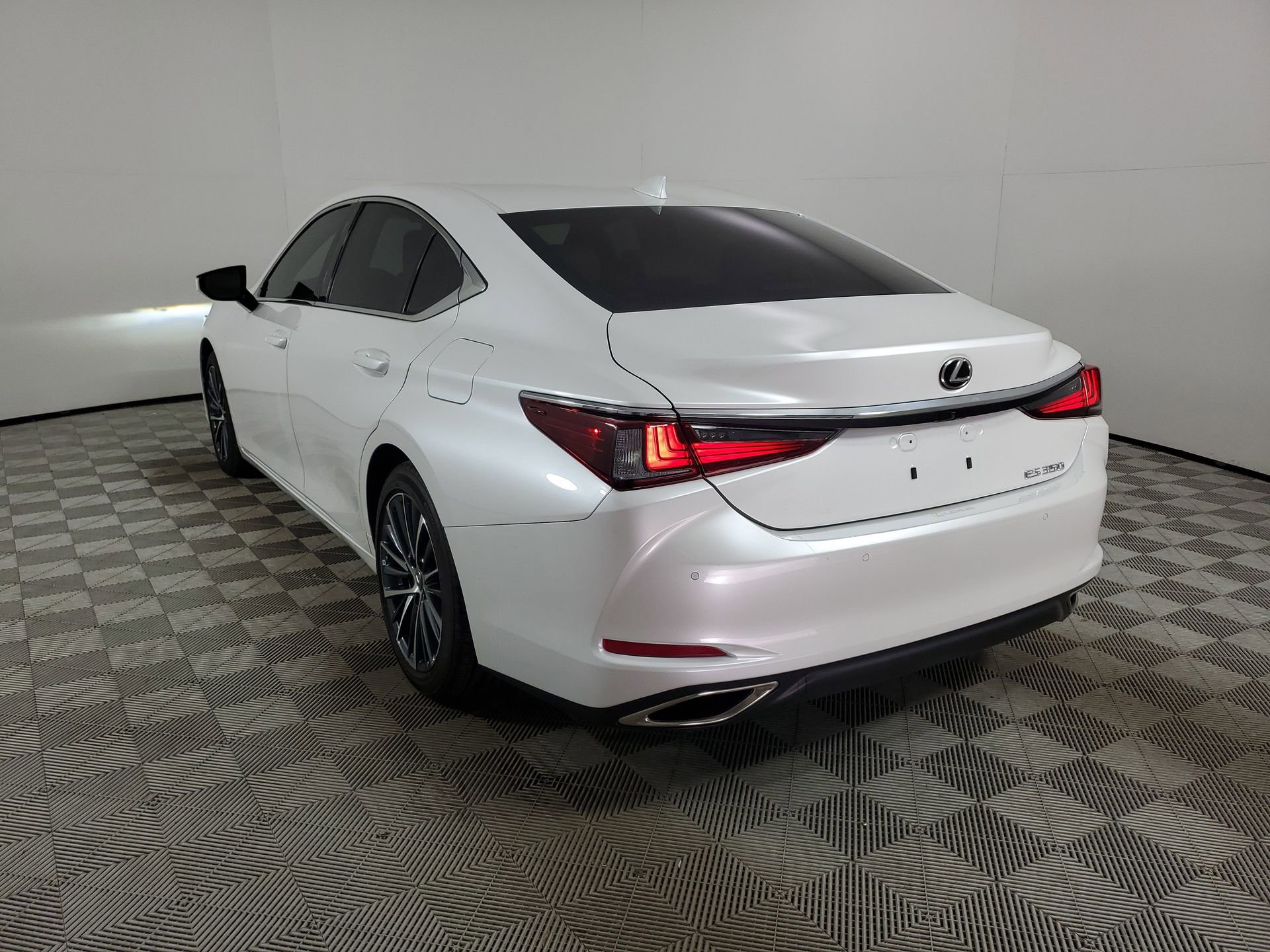 Used 2023 Lexus ES 350 w/ Premium Package image 8