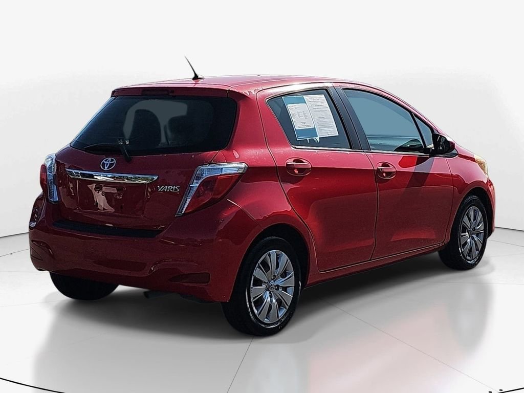 Used 2012 Toyota Yaris L image 5