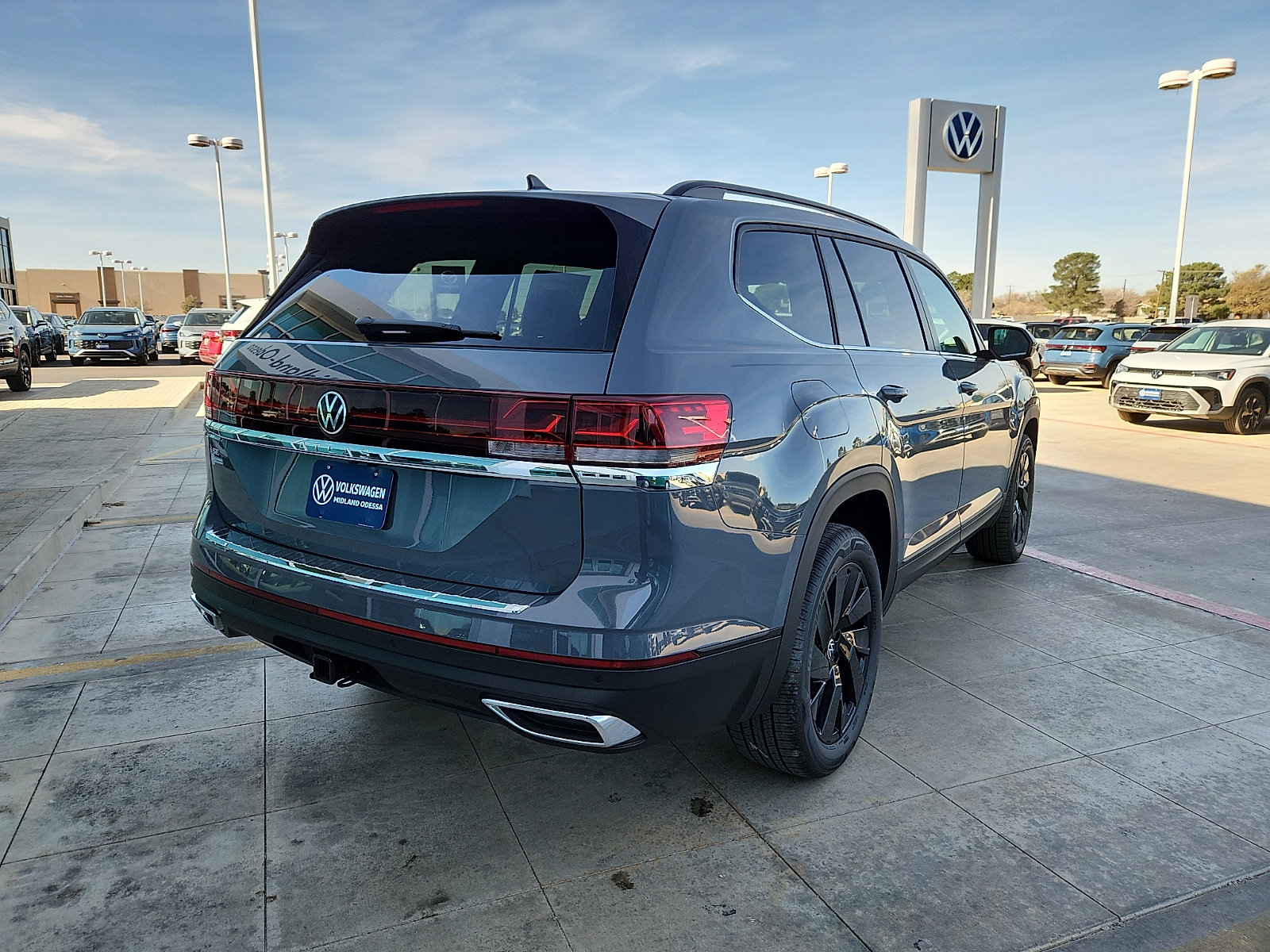 New 2026 Volkswagen Atlas SE image 7