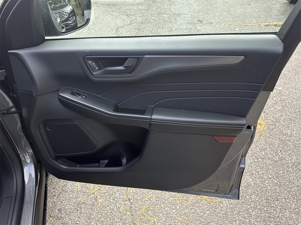 Used 2025 Ford Escape Active w/ Cold Weather Package image 27