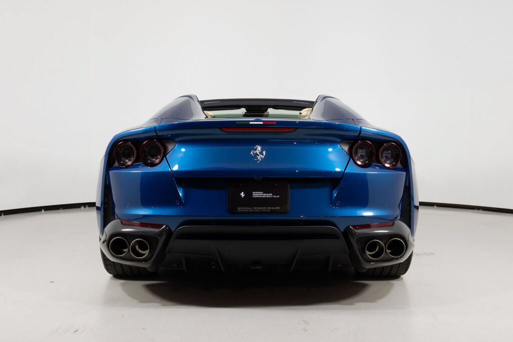 Used 2021 Ferrari 812 GTS RWD image 6
