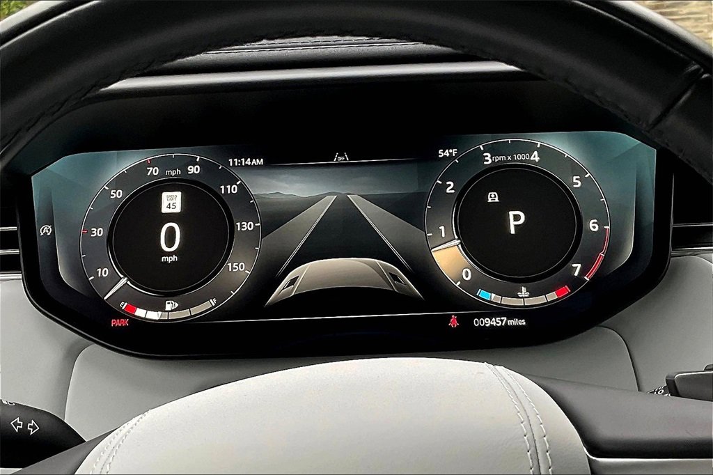 Used 2025 Land Rover Range Rover Sport image 13