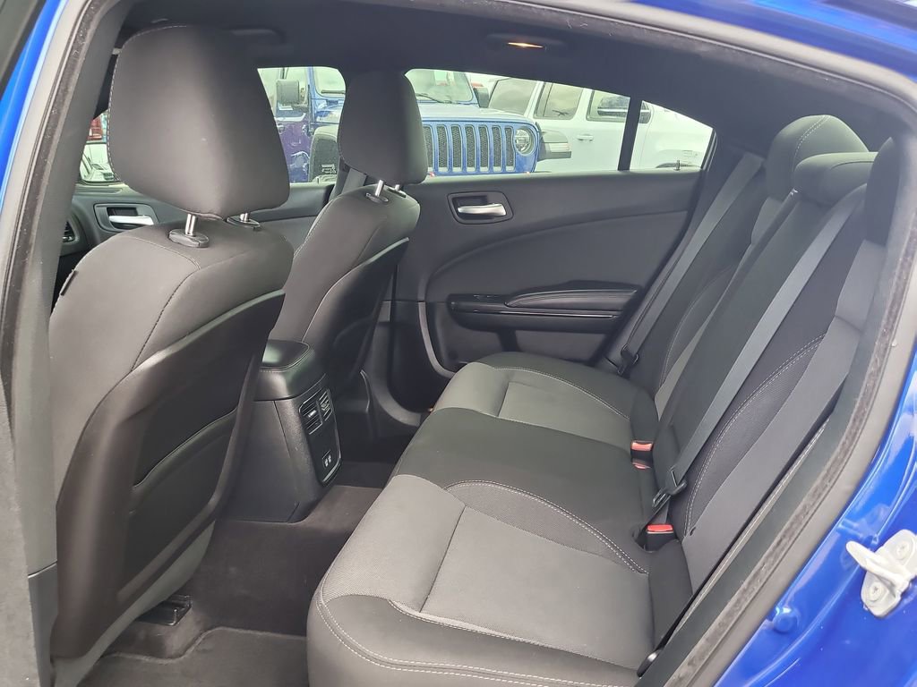 Used 2018 Dodge Charger SXT w/ Blacktop Package image 10