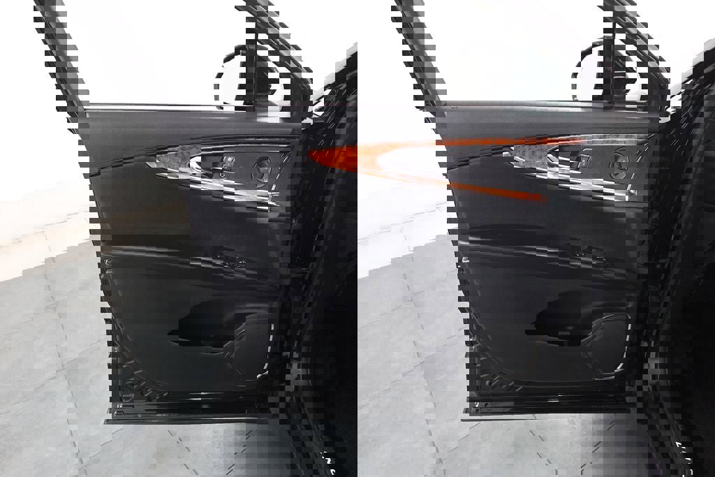 Used 2020 Lincoln Nautilus Reserve w/ Equipment Group 201A image 8