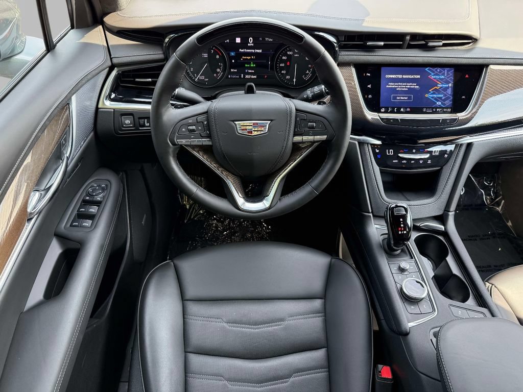 Used 2025 Cadillac XT6 Premium Luxury w/ Platinum Package AWD/4WD image 4