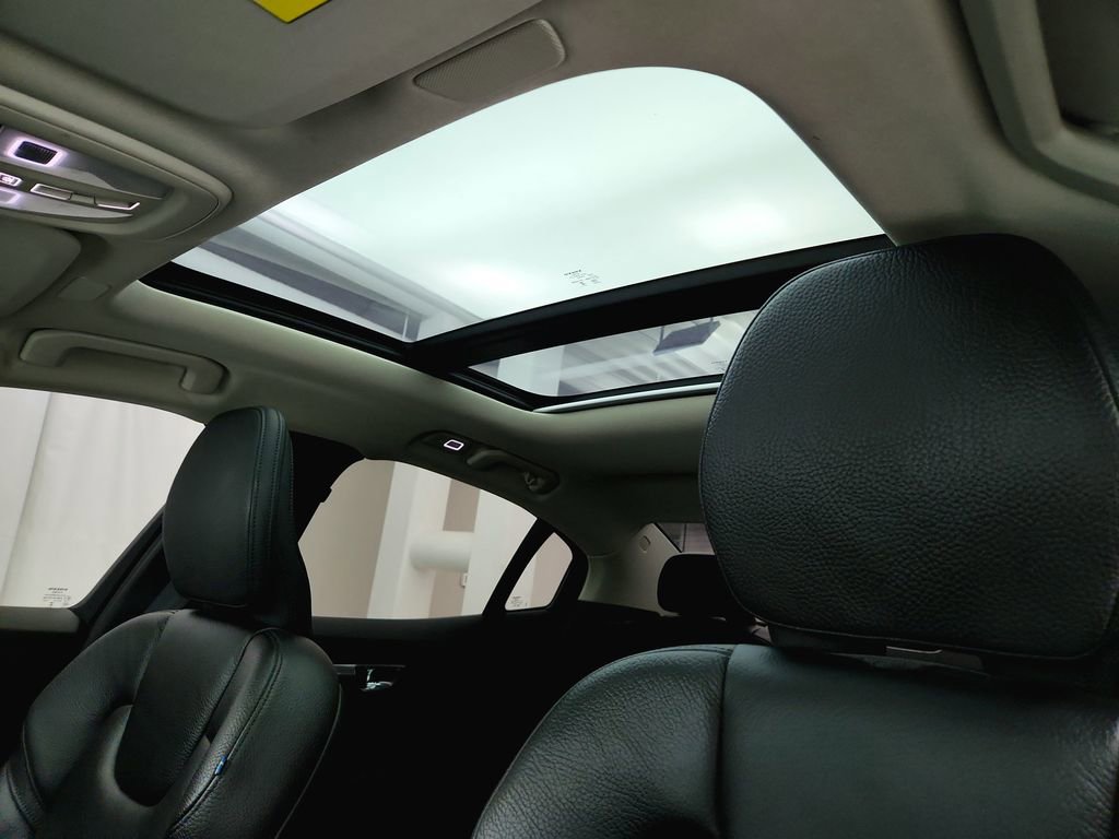 Used 2024 Volvo S60 B5 Plus w/ Climate Package image 11